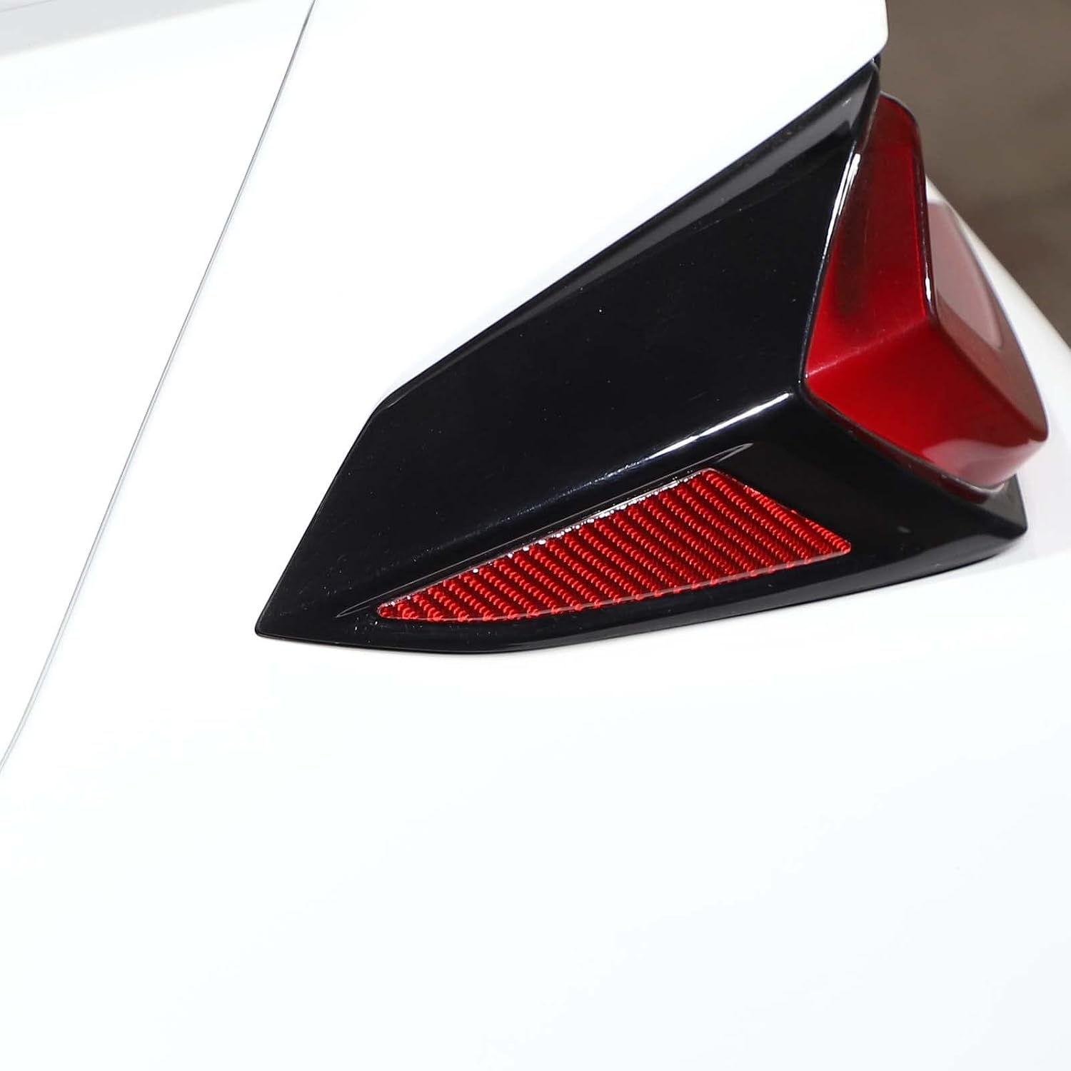 Soft 3D Real Carbon Fibe Car Rear Tail Light Side Triangle Trim Kit Compatible with Corvette C8 Stingray Z06 Z51 2020 2021 2022 2023 Rear Tail Light Side Triangle Sticker Decor Accessories (Red)