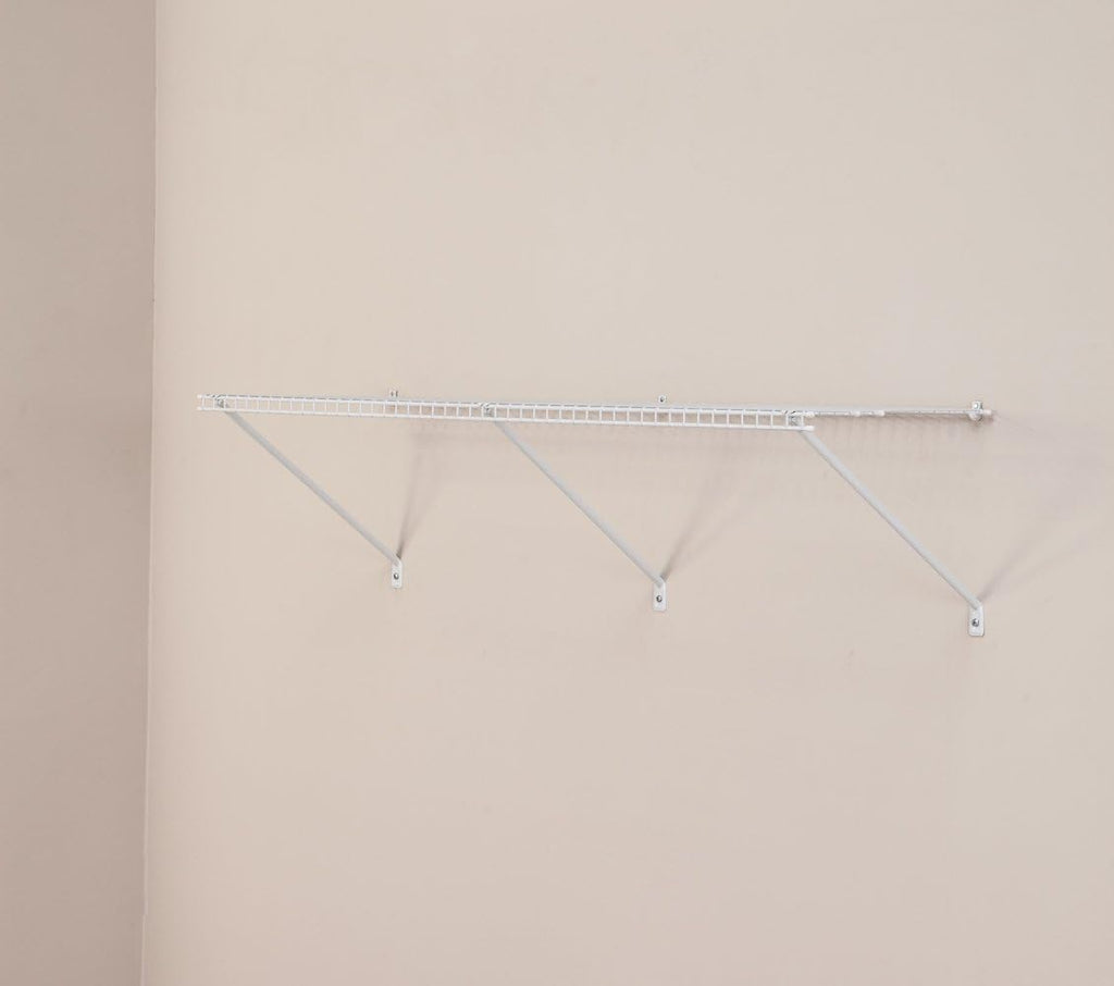 closetmaid multi-purpose ventilated wire shelf kit, 4 ft., close-up detail