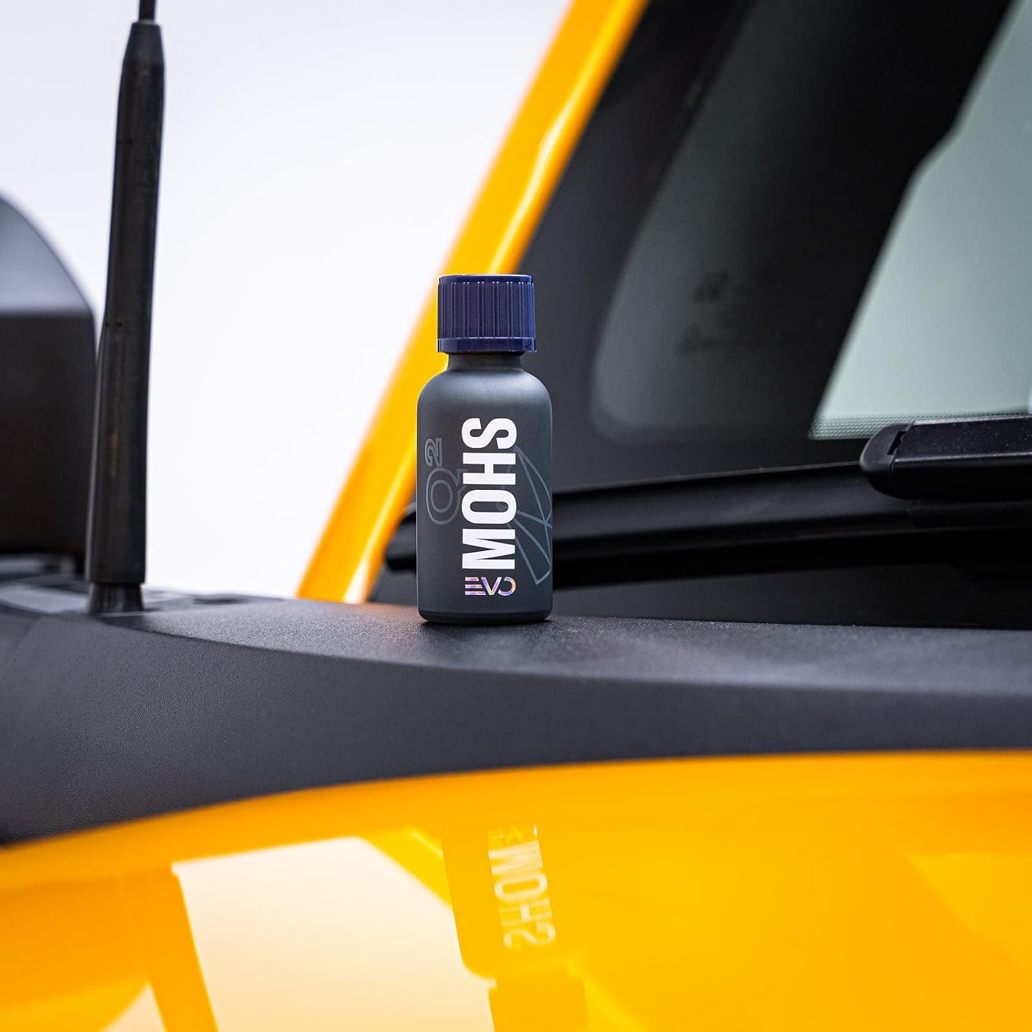Gyeon MOHS Ceramic Coating for Cars | Deep Gloss & 3-Year Protection | DIY Paint Coating Kit for Long-Lasting Shine | Easy Application & Hydrophobic Finish