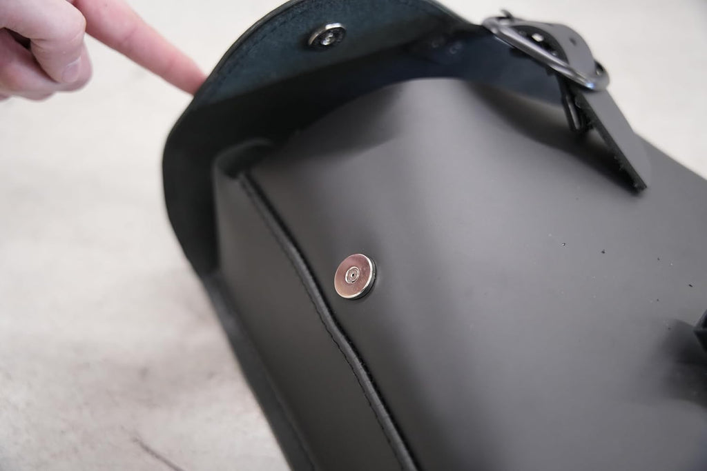 Black Leather Motorcycle Swingarm Bag For Sportsters/Dual Shock Models - Matte Black Buckle - Made In USA By Willie And Max [PN:59906-00]