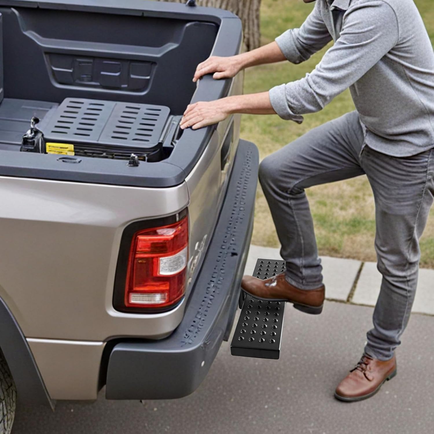 VEVOR Hitch Step for 2 Inch Receiver, Universal Rear Bumper Guard Protector with 350 LBS Load Capacity, Wide & Non-Slip Tow Hitch Step with Pin Kit and Stabilizer, Fit for Pickup, Trailer, Truck, SUV