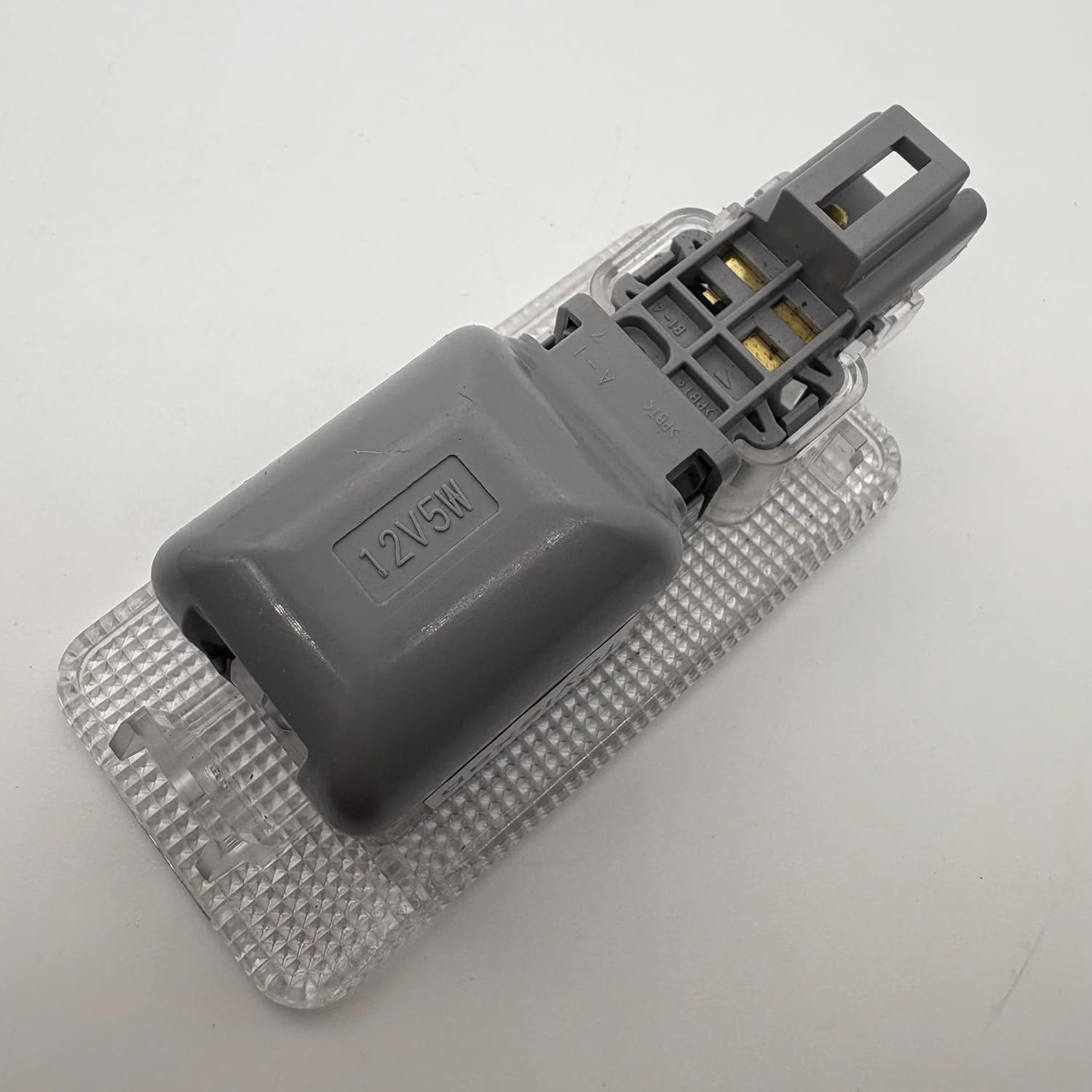 81330-58010 81330-0e010 Luggage Compartment Lamp Assy For:scion xb,prius,prius(plug-in hbd),prius v,ct200h,scion tc,venza,rx450h/350(jpp),highlander(nap),nx series,sienna,rav4(jpp),rav4,land cruiser