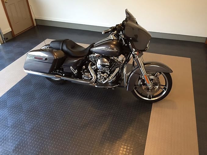 Big Floors RaceDeck CircleTrac, Interlocking Non-Slip Garage Flooring Tile - Image 2