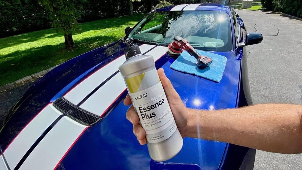 CARPRO Essence Plus Non-Abrasive Gloss Agent, SiO2, Blend of Ceramic Coat Rep...