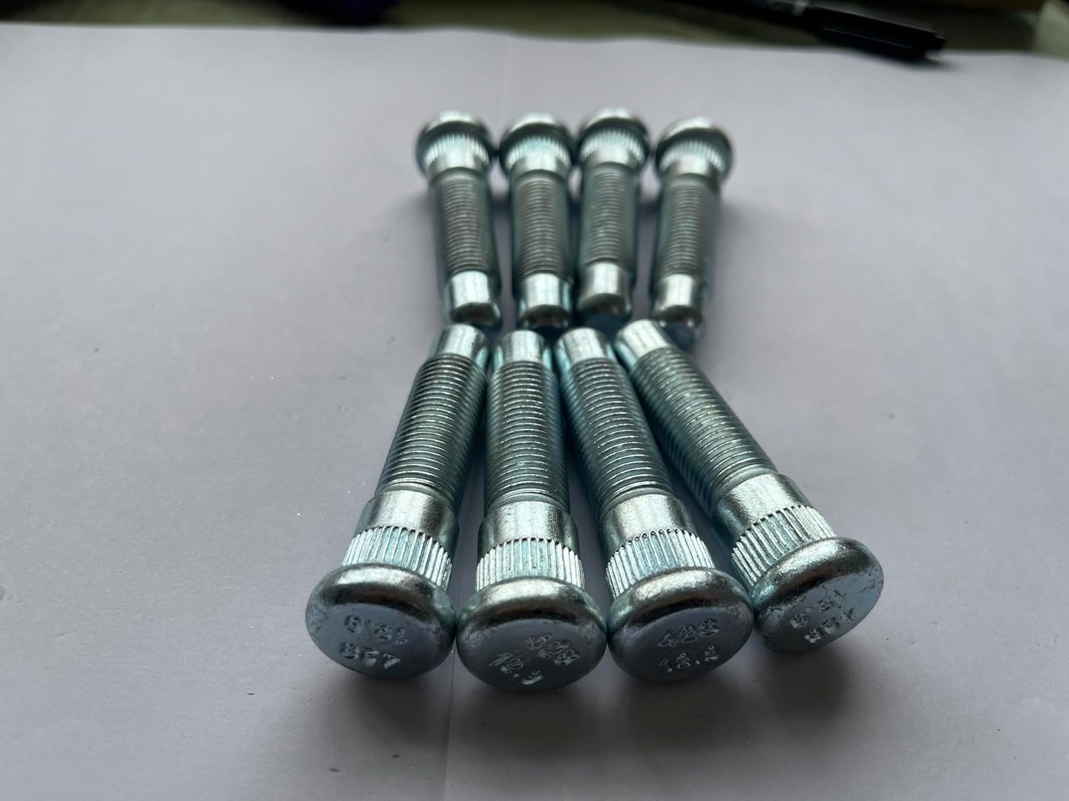 8pcs M14*1.5 15.8mm Knurl Serrated Stud 610-428 Replacement for Chevrolet Silverado 2500 3500 Express GMC Sierra Savana 2500 3500 Yukon 8-Lugs Wheel