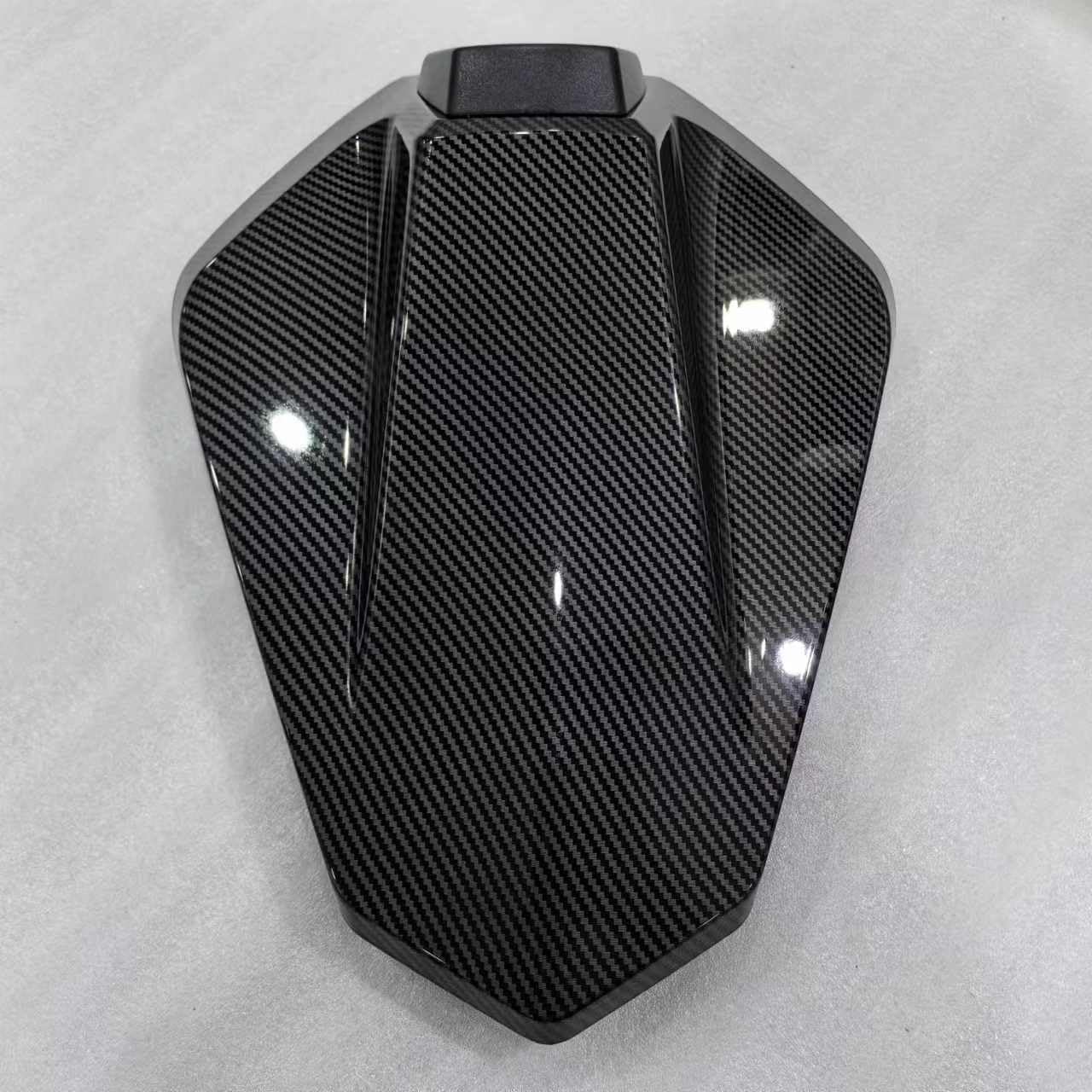 for KTM 125 200 250 390 Duke 2017 2018 2019 2020 2021 2022 2023 Motorcycle Rear Pad Pillion Passenger Seat Cover Fairing KTM200 (Carbon Fiber)