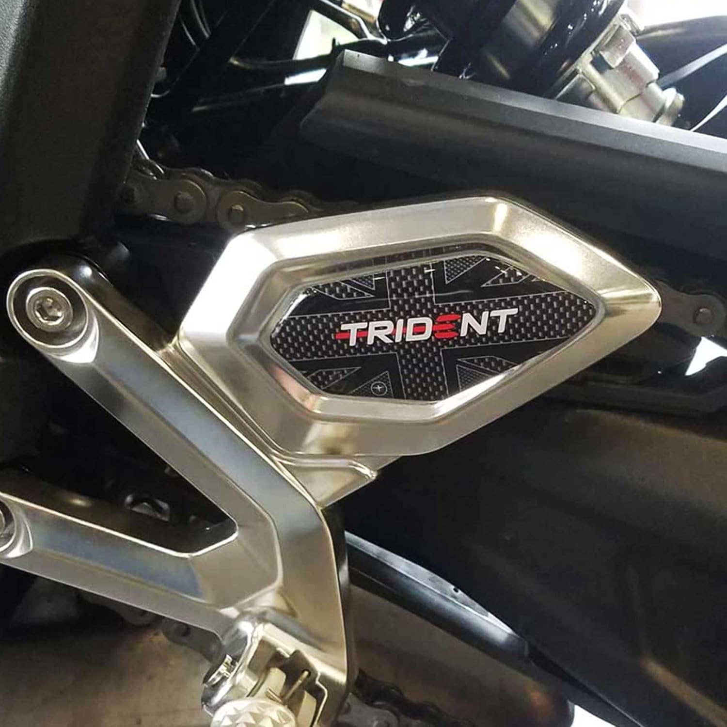 labelbike - 3D Sticker Motorcycle Door Sill Protection and Decoration in Resin Compatible with Triumph Trident 660 2021-2026 Color Carbon Black