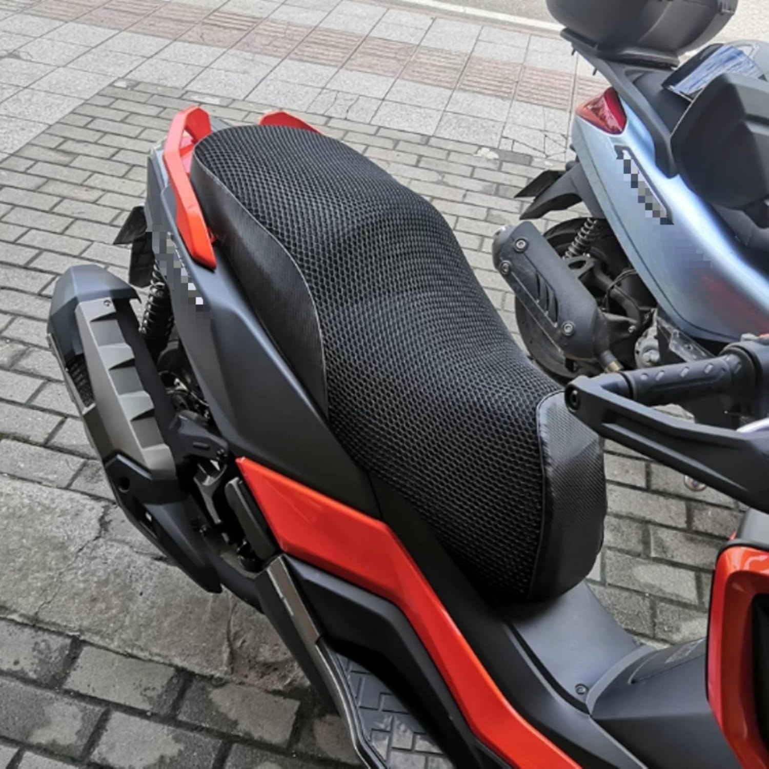 Motorcycle Seat Cover Breathable Mesh 3D Honeycomb Structure Universal Fit Cooling Saddle Protector Comfortable Installation Suitable for Daily Riding Outdoor Use