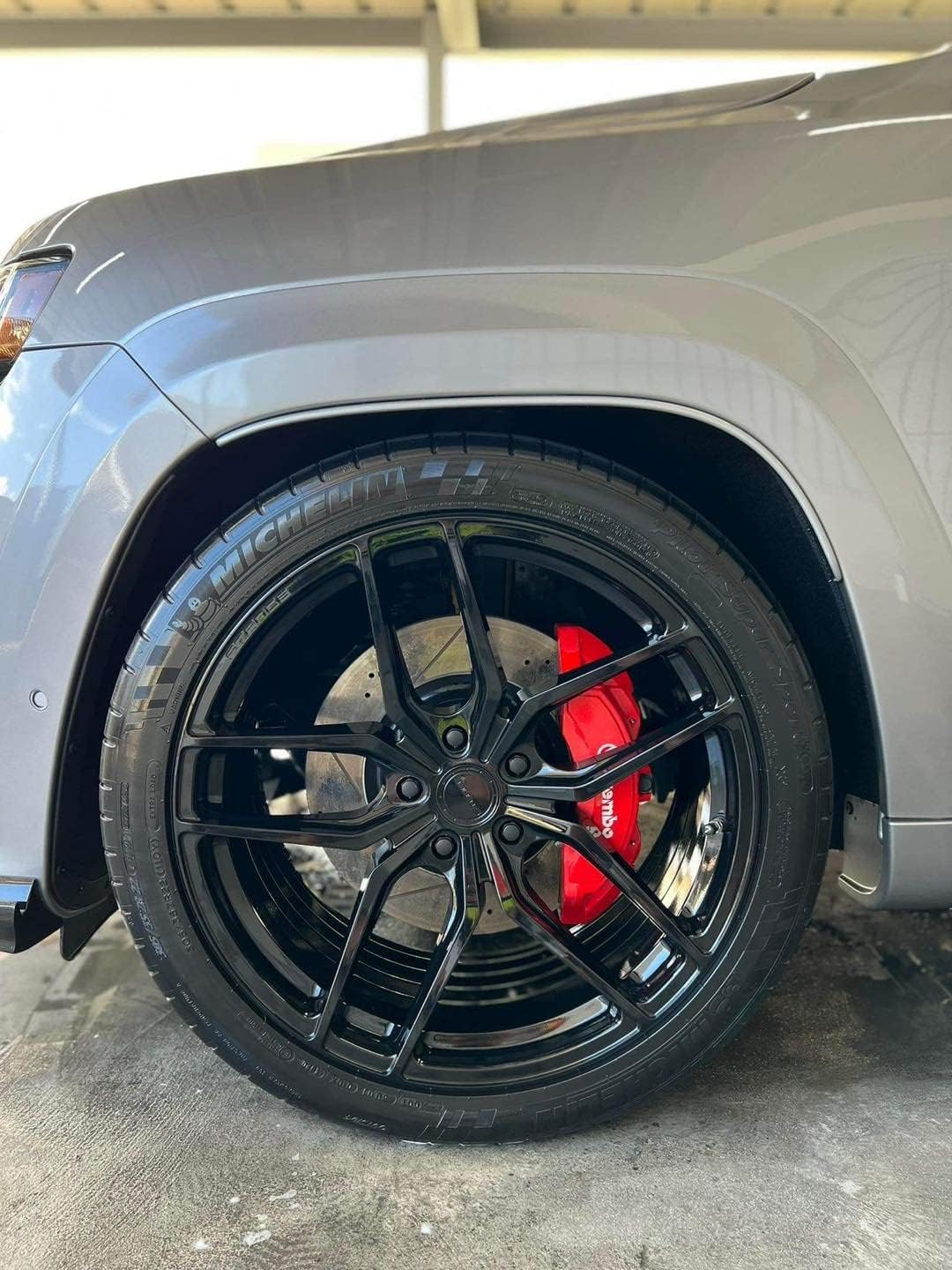 CARPRO DarkSide - Tire & Rubber Sealant, Hydrophobic & Self-Cleaning, Satin Black Shine, UV Protection, Revives Dull Faded Rubber, Ready to Use - Liter (34oz)