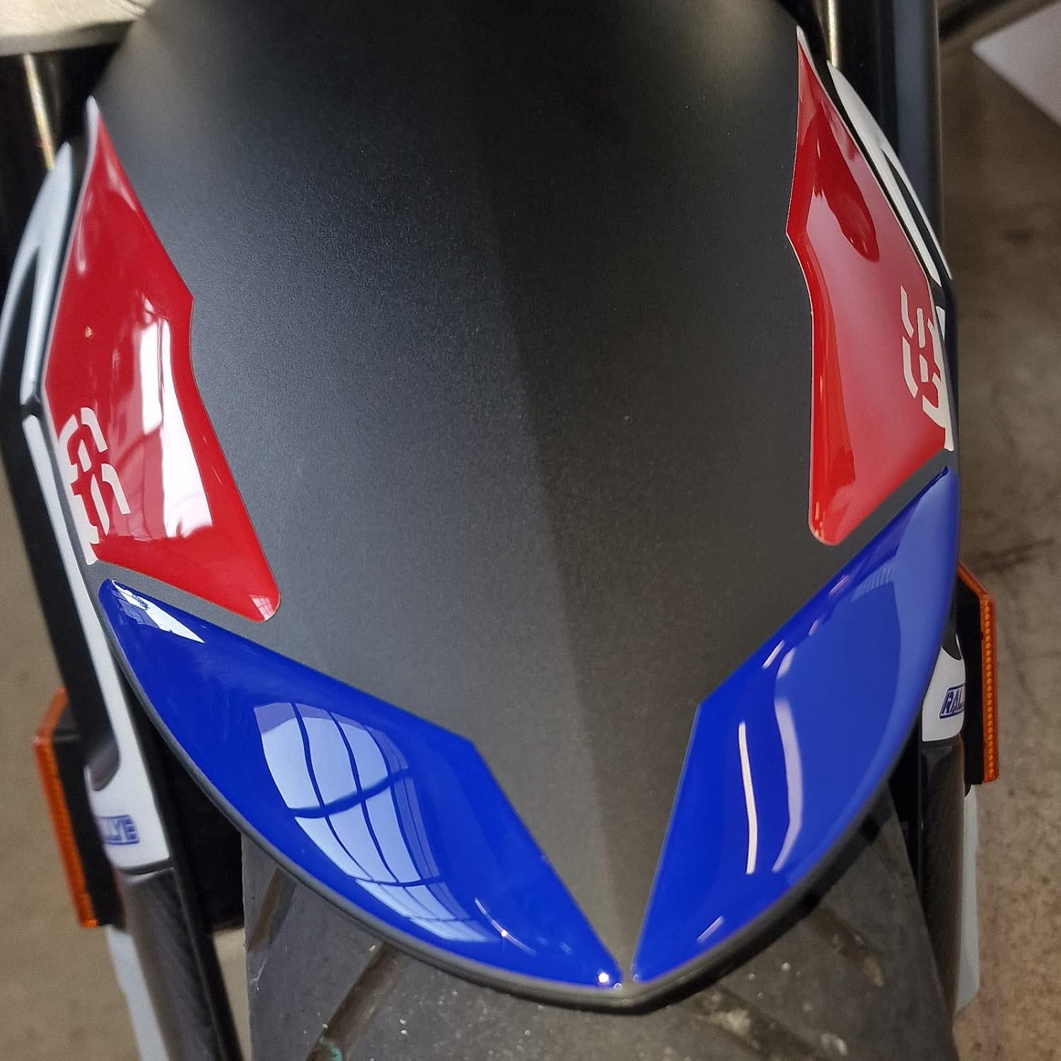 Resin Bike Motorcycle 3D Stickers Compatible with Bmw R 1250 GS Adventure Rallye 2021-2024. Fender Side Plates Protections from Impact and Scratches. Resin Stickers - Made in Italy
