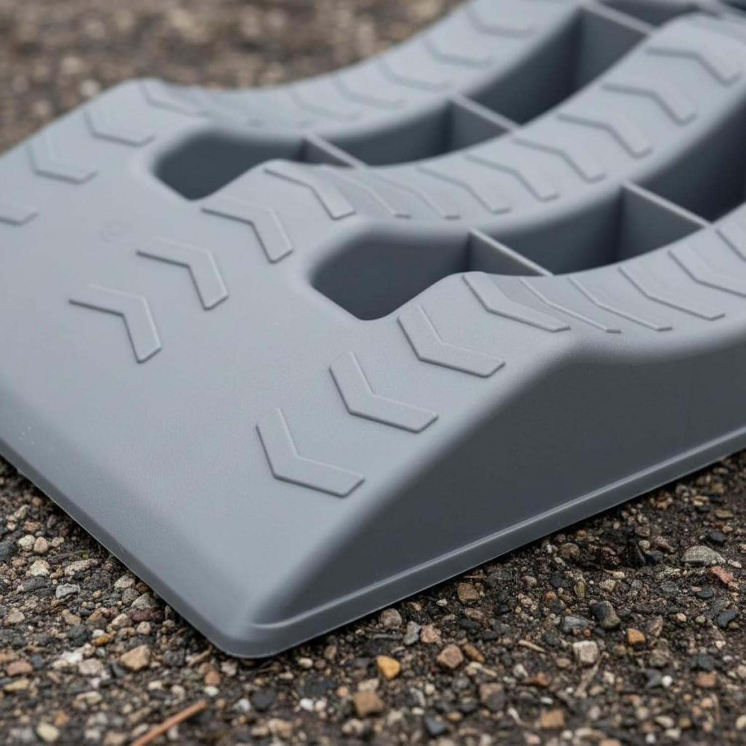 Generic Vehicle Leveling Block Wheel Ramp Chock Stabilizing Tire Support Three-Tiered Polypropylene Structure Suitable for RV Camping Gift Giving, Gray