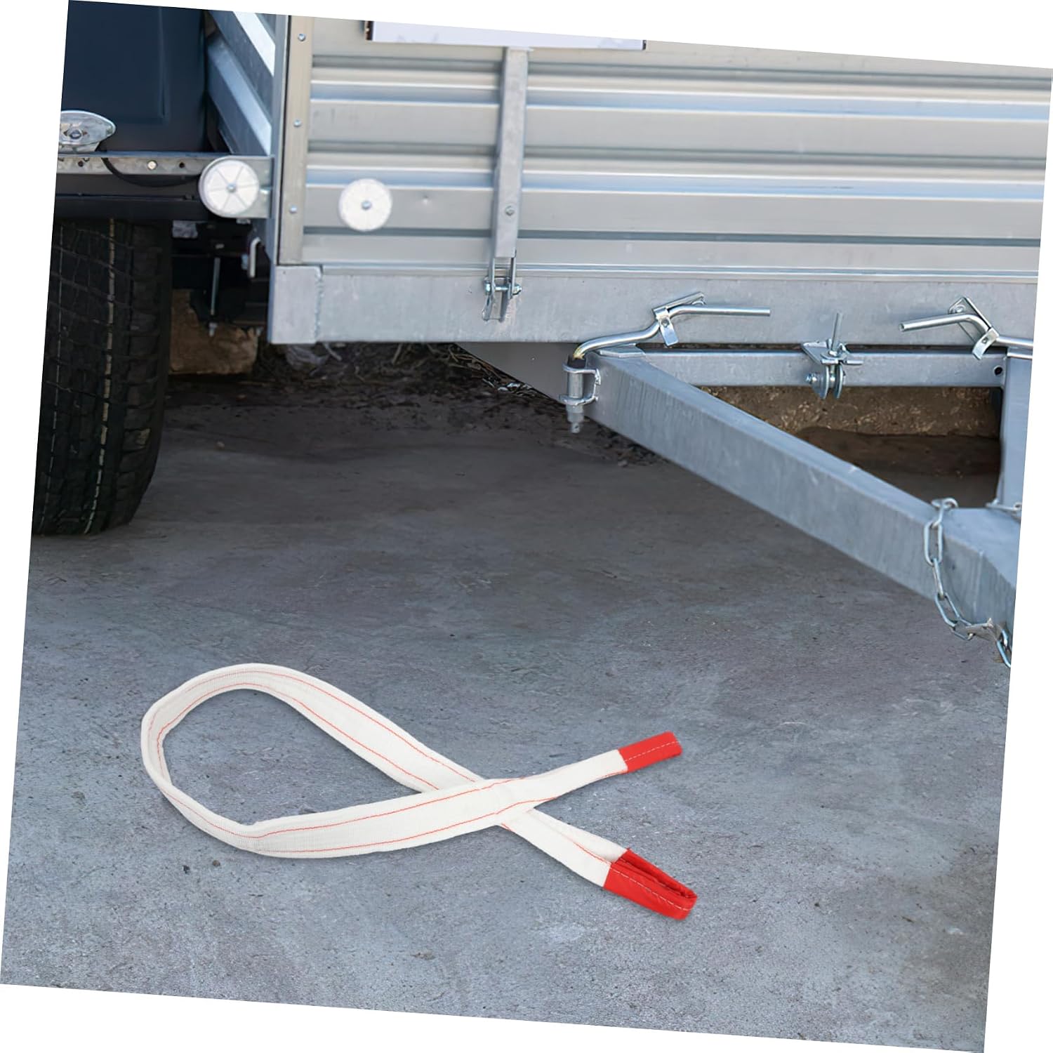 Lifting Sling Strap with High Strength Flat Webbing Heavy Duty White and Made from Wear-Resistant Fabrics for Industrial Use Suitable for Crane, Vehicle Recovery Towing