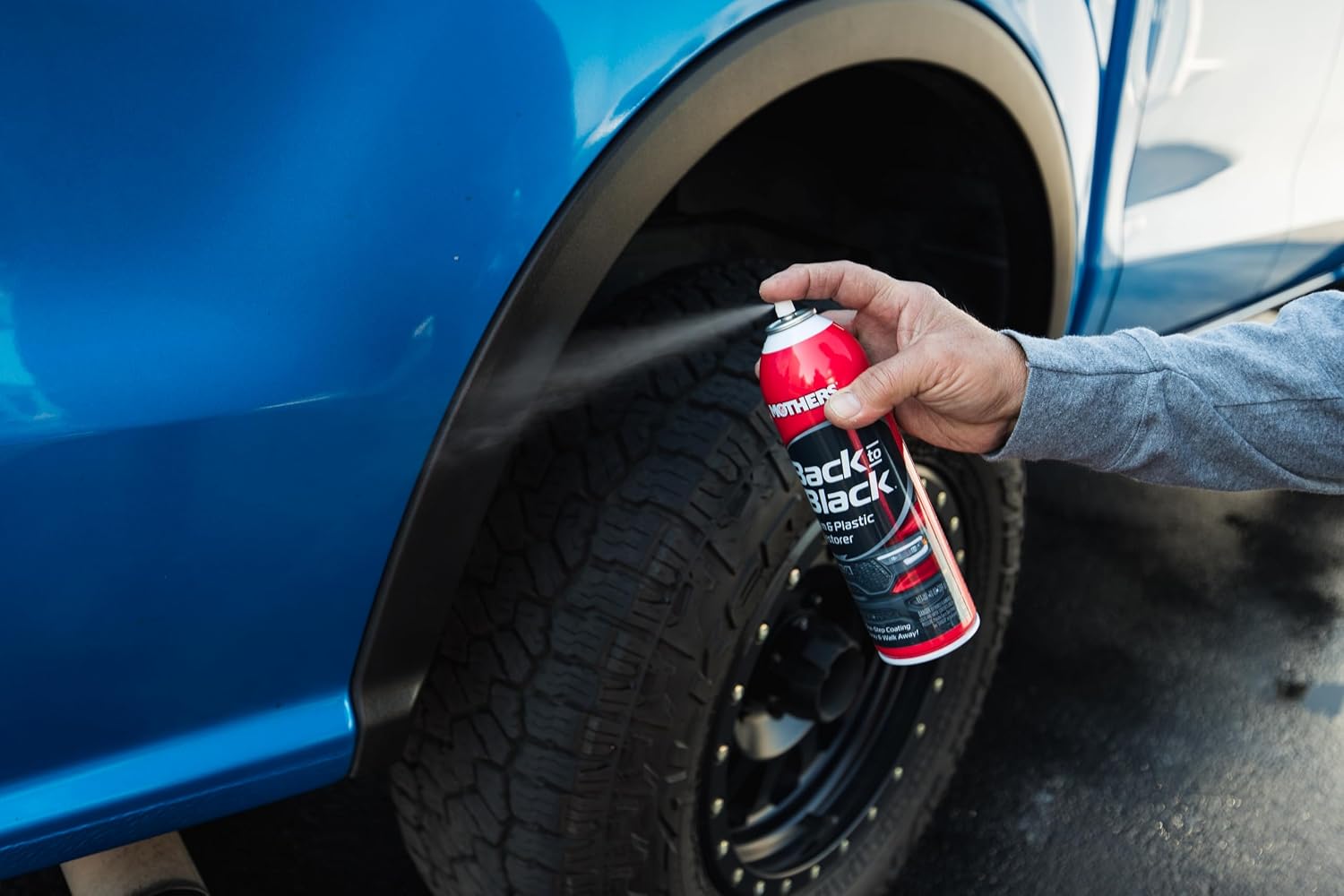 Mothers Back-to-Black Trim & Plastic Restorer, 10 oz. Aerosol (06110) | Removes Oxidation, Dirt & Wax Residue – Restores Faded Trim & Provides Long-Lasting Protection