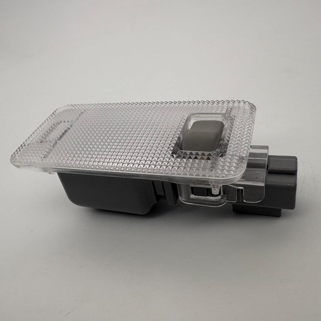 81330-58010 81330-0e010 Luggage Compartment Lamp Assy For:scion xb,prius,prius(plug-in hbd),prius v,ct200h,scion tc,venza,rx450h/350(jpp),highlander(nap),nx series,sienna,rav4(jpp),rav4,land cruiser