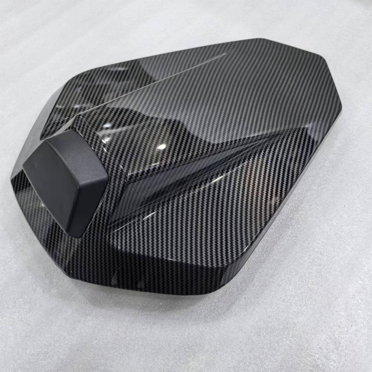for KTM 125 200 250 390 Duke 2017 2018 2019 2020 2021 2022 2023 Motorcycle Rear Pad Pillion Passenger Seat Cover Fairing KTM200 (Carbon Fiber)