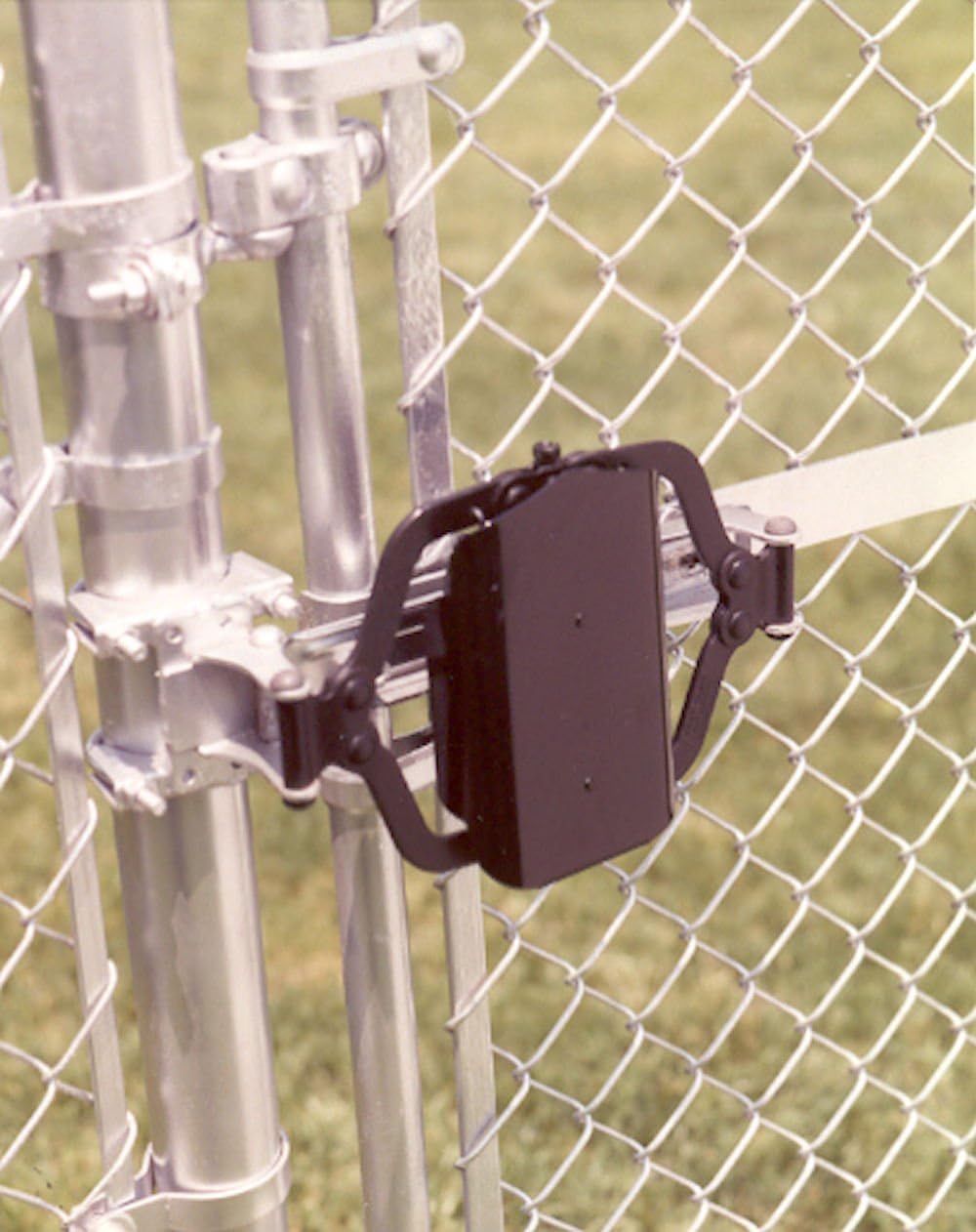 kant-slam hydraulic gate & door closer ks-950, close-up detail