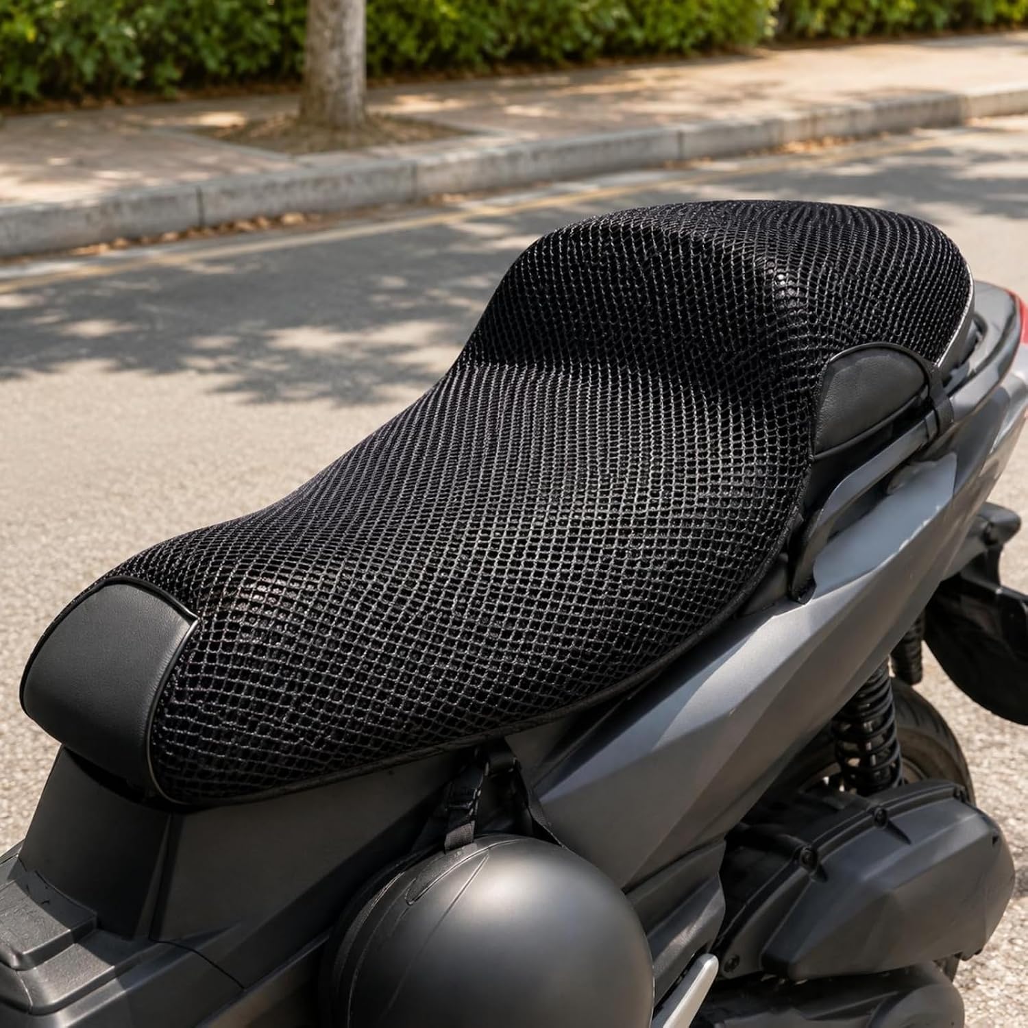 Motorcycle Seat Cover Breathable Mesh 3D Honeycomb Structure Universal Fit Cooling Saddle Protector Comfortable Installation Suitable for Daily Riding Outdoor Use
