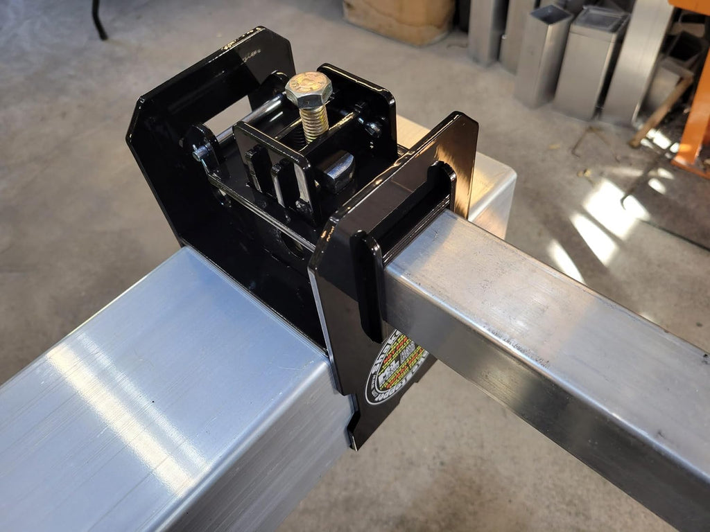 ShakeStopper Extreme Duty 2-Inch Clamping Hitch for Heavy-HAUL’R™ 5.3-Inch MBK Bumper