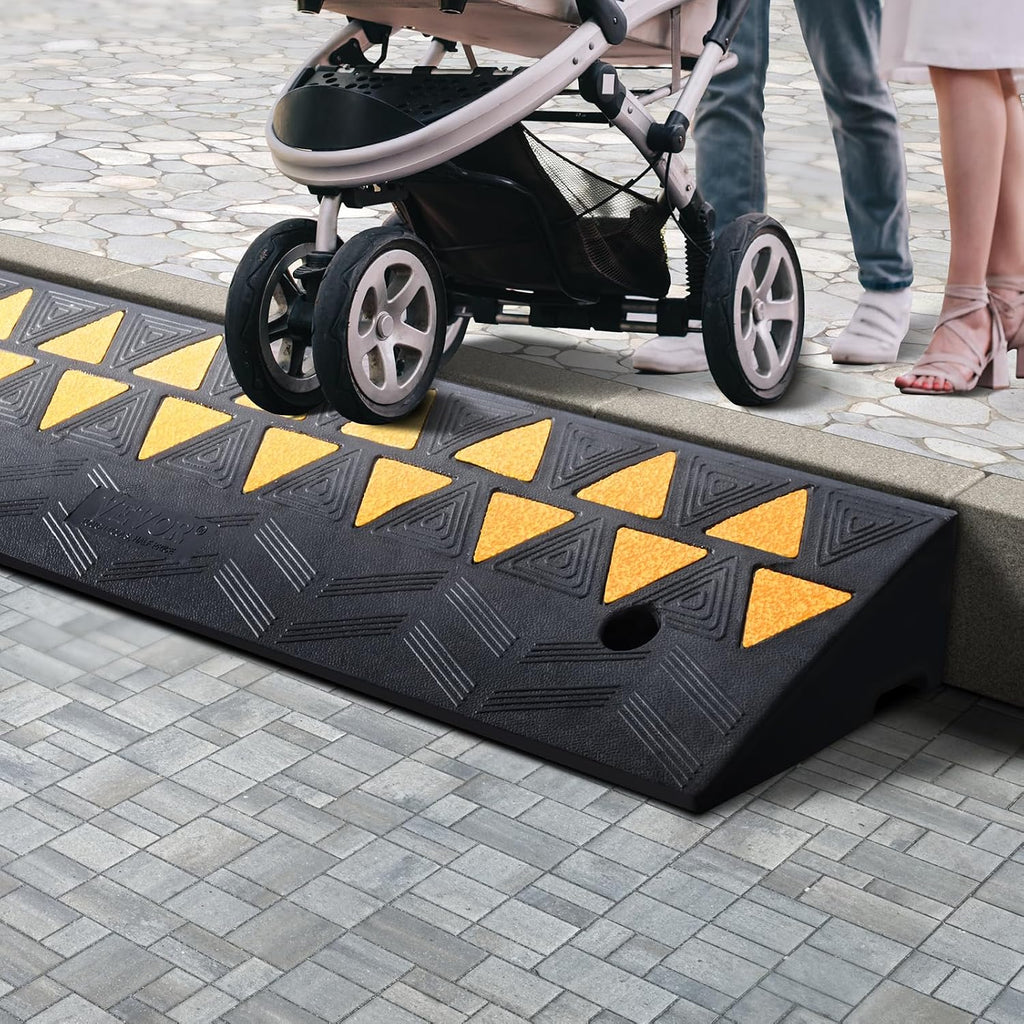 VEVOR Rubber Curb Ramp 3.5" Rise Height Sidewalk Curb Ramp, 10" Width 39.4" Length Driveway Ramp for Curb, 15T Heavy Duty Rubber for Forklifts, Trucks, Buses, Cars, Wheelchairs, Bikes