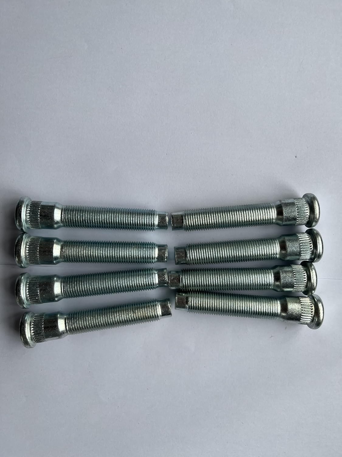 8pcs 9/16-18 Rear Serrated Wheel Lug Stud Bolts 610-303 3.28 in. UHL Replacement for 1985-2004 Ford F-250, 85-97 F-350, 87-04 E-350 Econoline, 00-04 E-450
