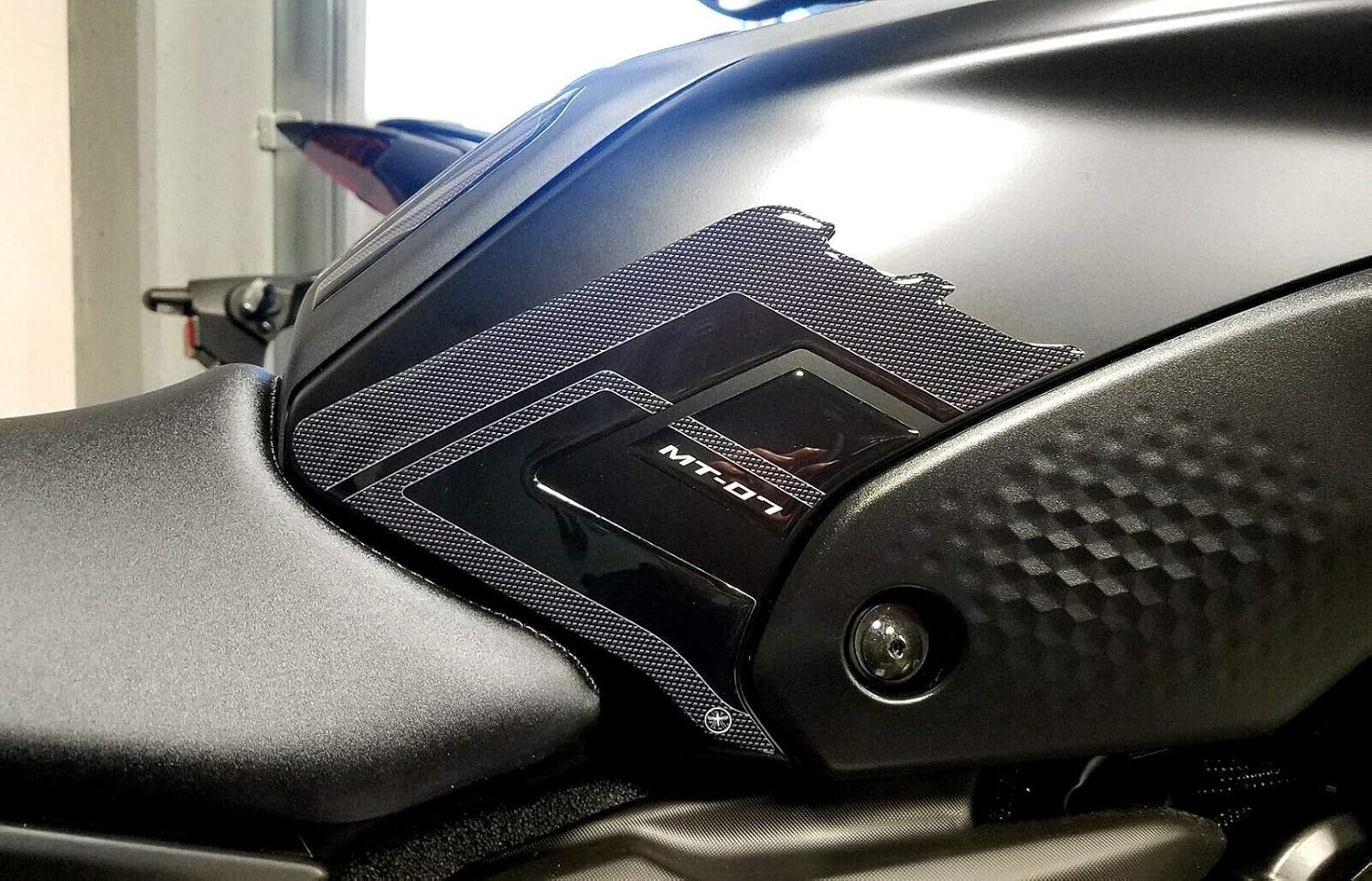 labelbike - 3D Stickers Motorcycle Fuel Tank Sides Protection and Decoration in Resin Compatible with Yamaha MT-07 from 2021-2024