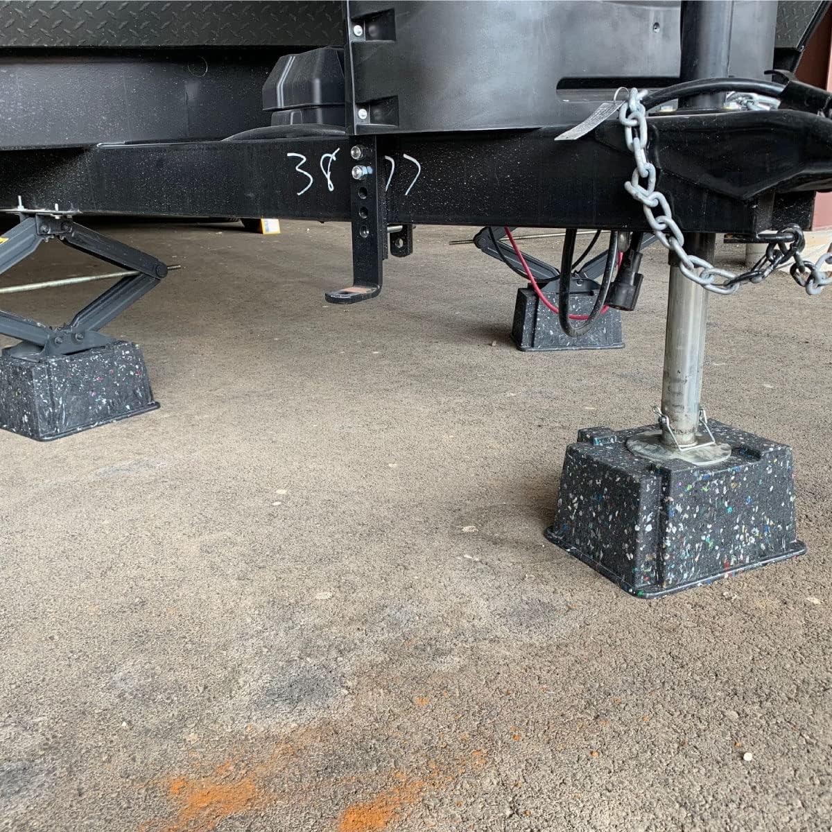 OX BLOX Heavy Duty Trailer Jack Block - 10,000 lb Capacity - Made in USA | RV Leveling Blocks & Stabilizer Pads; 100% Recycled Plastic; For Tongue Jack, 5th Wheel, Camper, Travel Trailer & More