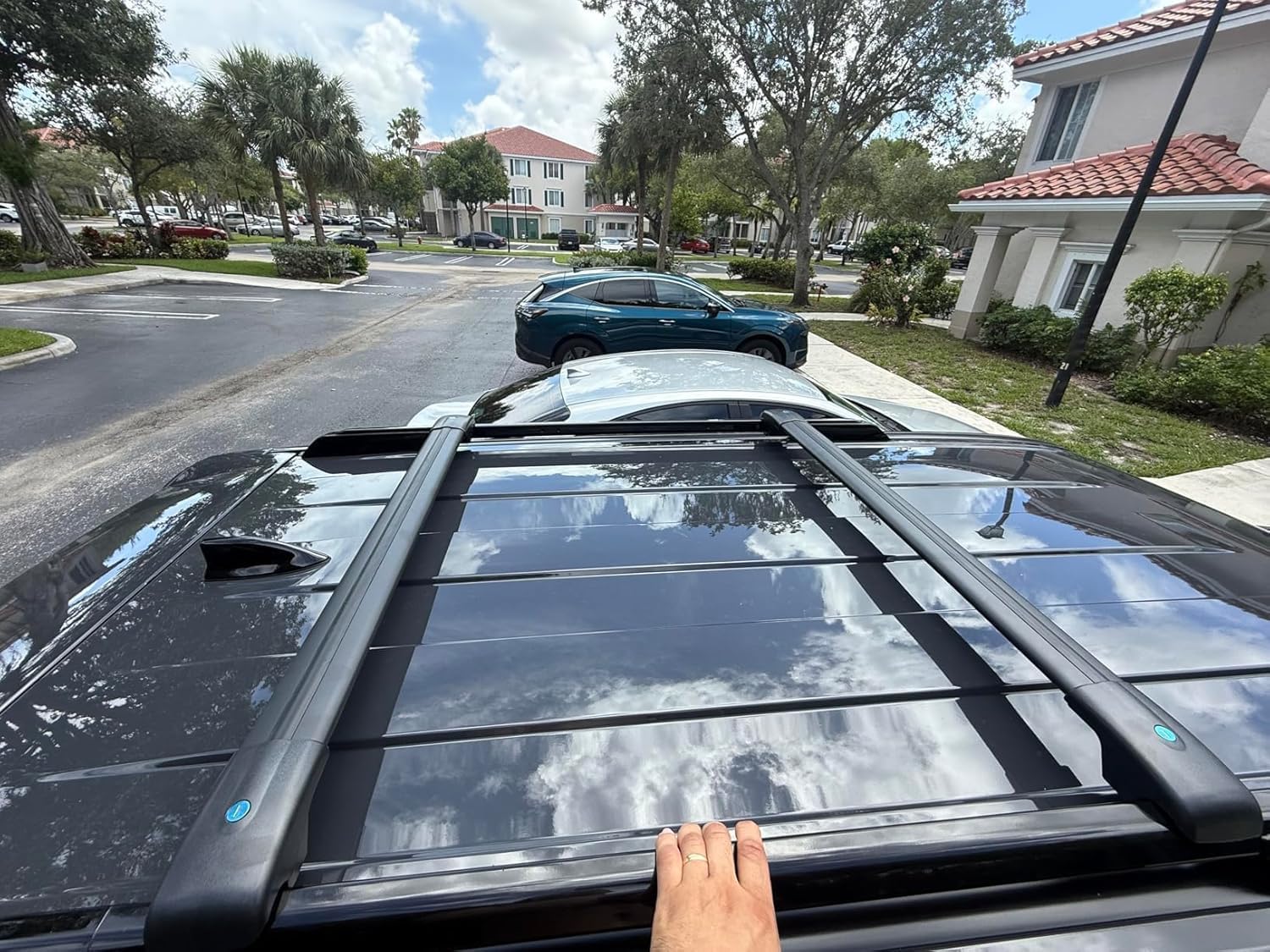 2Pcs Aluminum Roof Rail Cross Bars Compatible with Hyundai Palisade 2026 2027 Factory Style Lockable Cargo Rack Crossbars for Roof-Mounted Luggage Gear