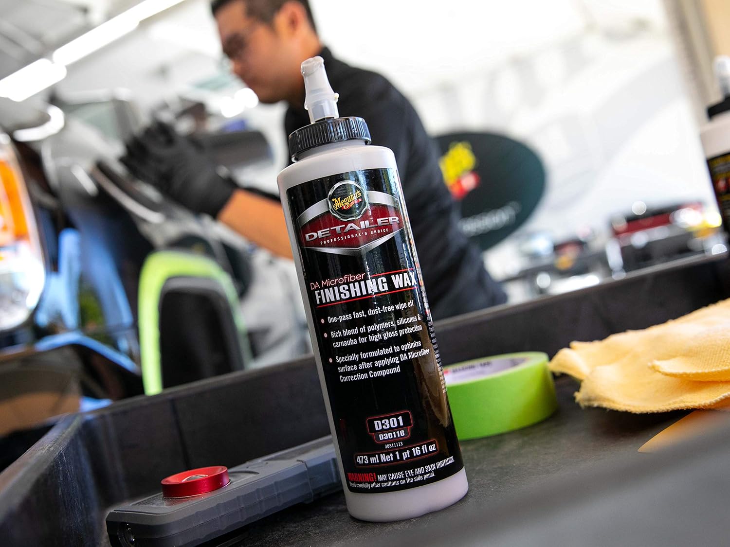 Meguiar's Professional DA Microfiber Finishing Wax D30116 - Pro Microfiber Wax That's Easy to Use and Removes Light Defect while Protecting, Ideal for Use with a DA Microfiber Finishing Disc, 16 Oz