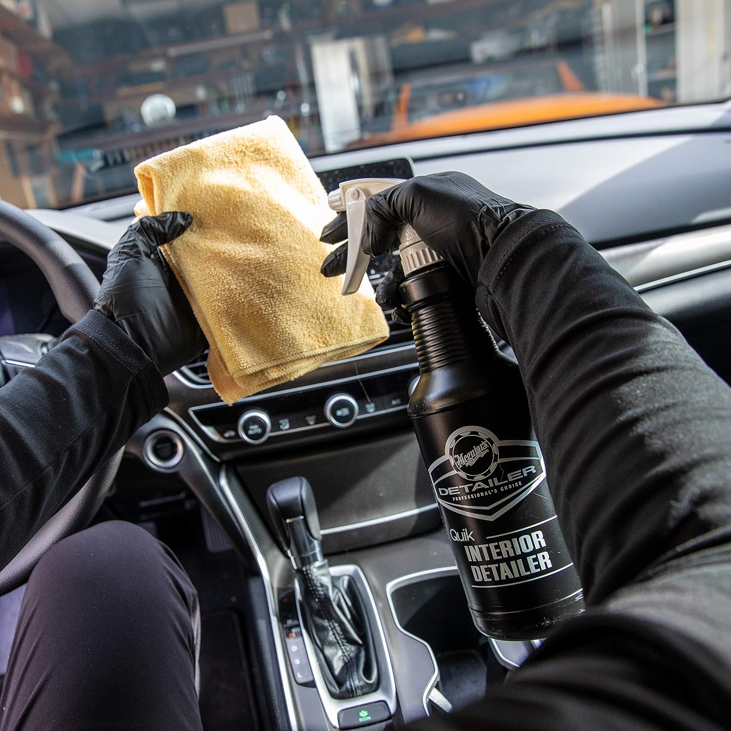 Meguiar's D14901 Detailer Quik Interior Detailer 3.79L safely cleans all interior surfaces