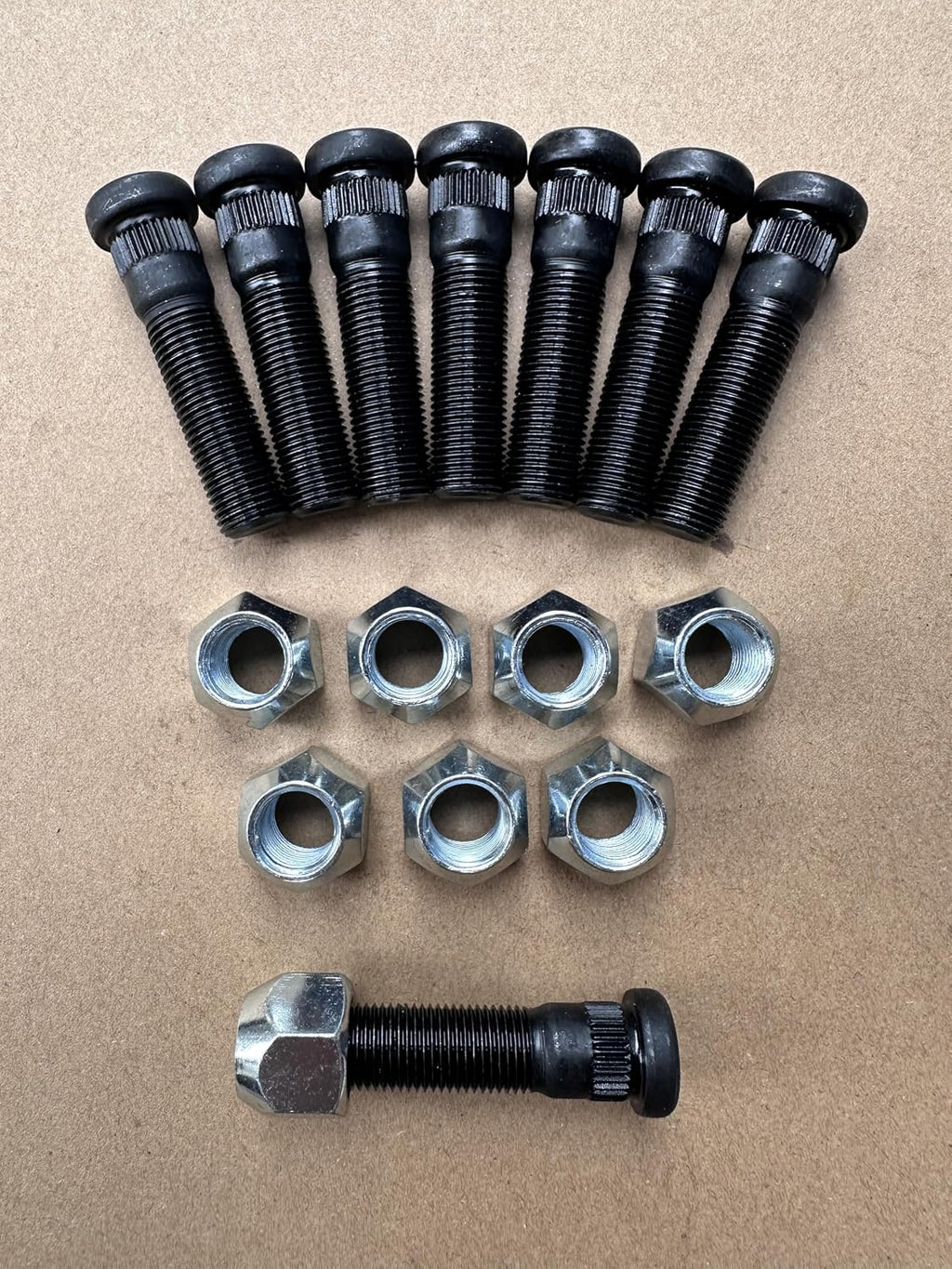 8pcs 9/16"-18 x 2.32 in. UHL Length 0.622 in. Knurl Press-in Wheel Studs with Lug Nuts Replacement for 5,200 to 7,000-lb. Trailer Axle Trailer Hub