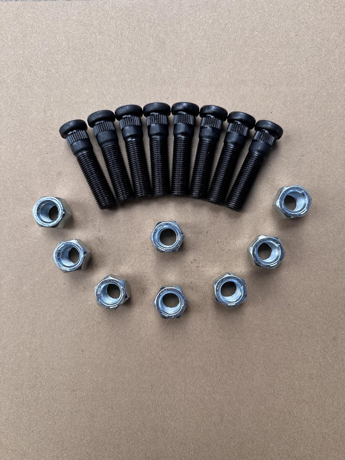 8pcs 9/16"-18 x 2.32 in. UHL Length 0.622 in. Knurl Press-in Wheel Studs with Lug Nuts Replacement for 5,200 to 7,000-lb. Trailer Axle Trailer Hub
