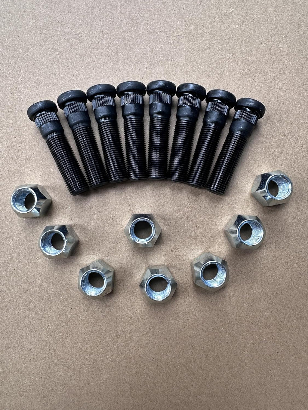 8pcs 9/16"-18 x 2.32 in. UHL Length 0.622 in. Knurl Press-in Wheel Studs with Lug Nuts Replacement for 5,200 to 7,000-lb. Trailer Axle Trailer Hub