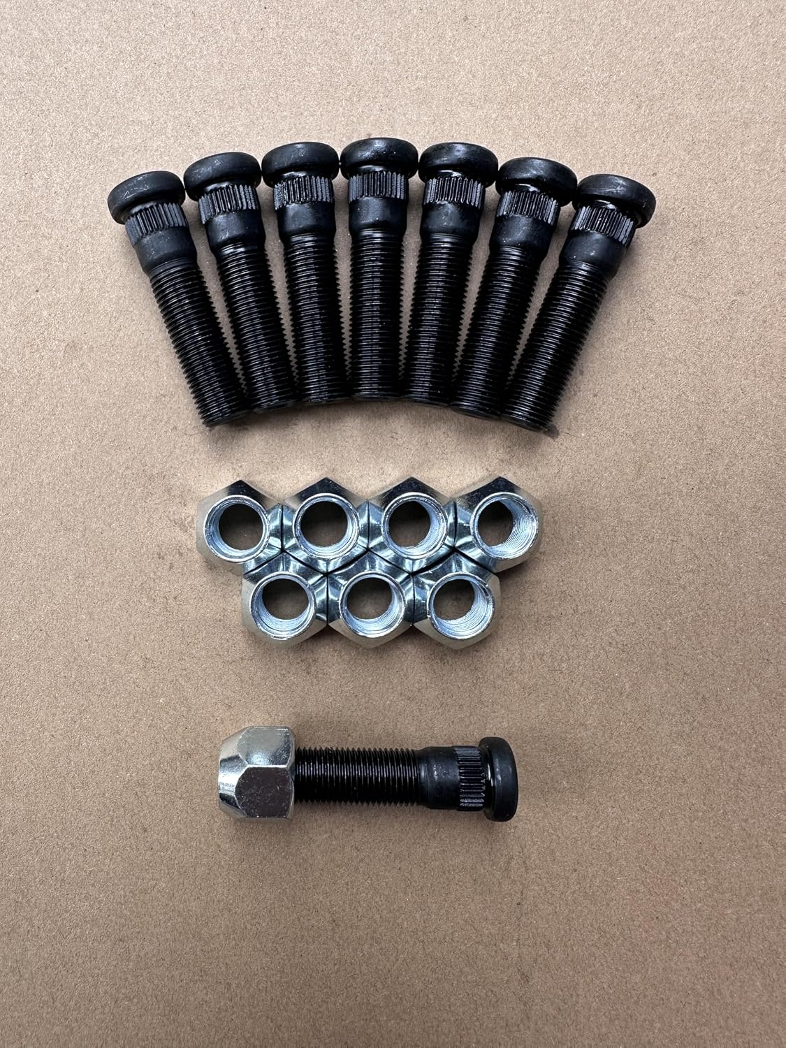 8pcs 9/16"-18 x 2.32 in. UHL Length 0.622 in. Knurl Press-in Wheel Studs with Lug Nuts Replacement for 5,200 to 7,000-lb. Trailer Axle Trailer Hub
