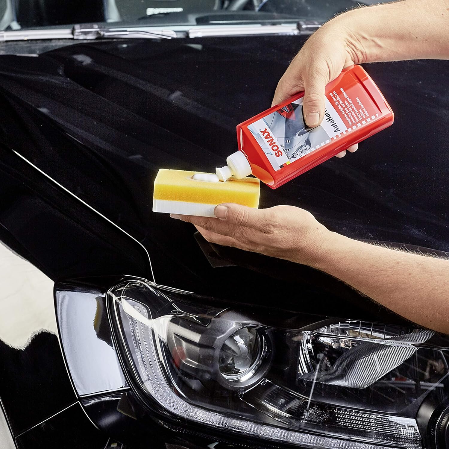 SONAX 301200 Perfection Polishing Wax 500ml | Liquid hard wax for new and nearly new standard and metallic paintwork.