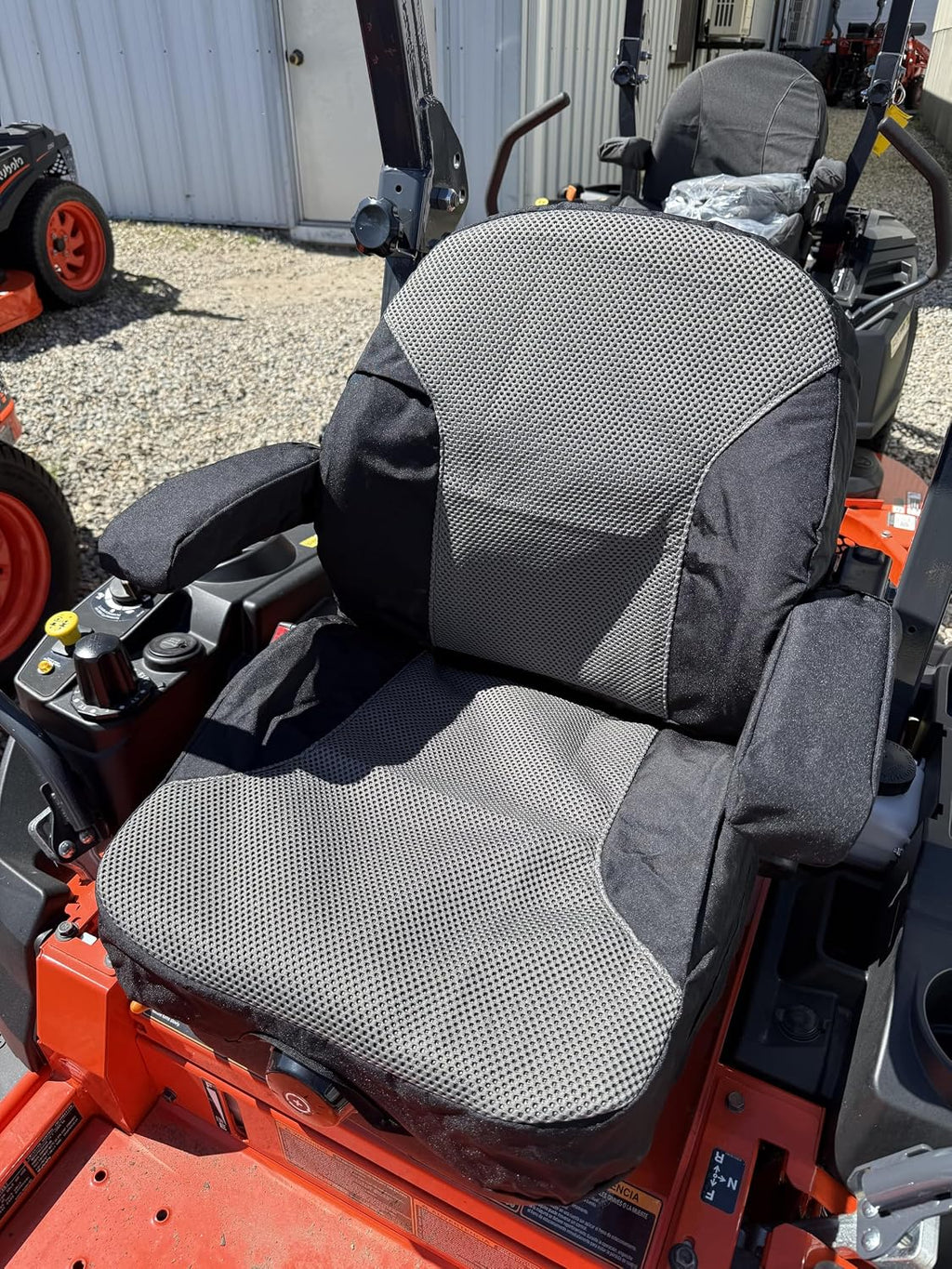 Durafit Seat Covers, Custom Fit Kubota 400 Series, Ferris 800, SCAG Tiger Turf,Tiger Cat Cheetah 11,Bobcat ZT 3500, 5000, 6000 Zero Turn Mowers in Black Endura with Airtex Inserts. Knob on Base.